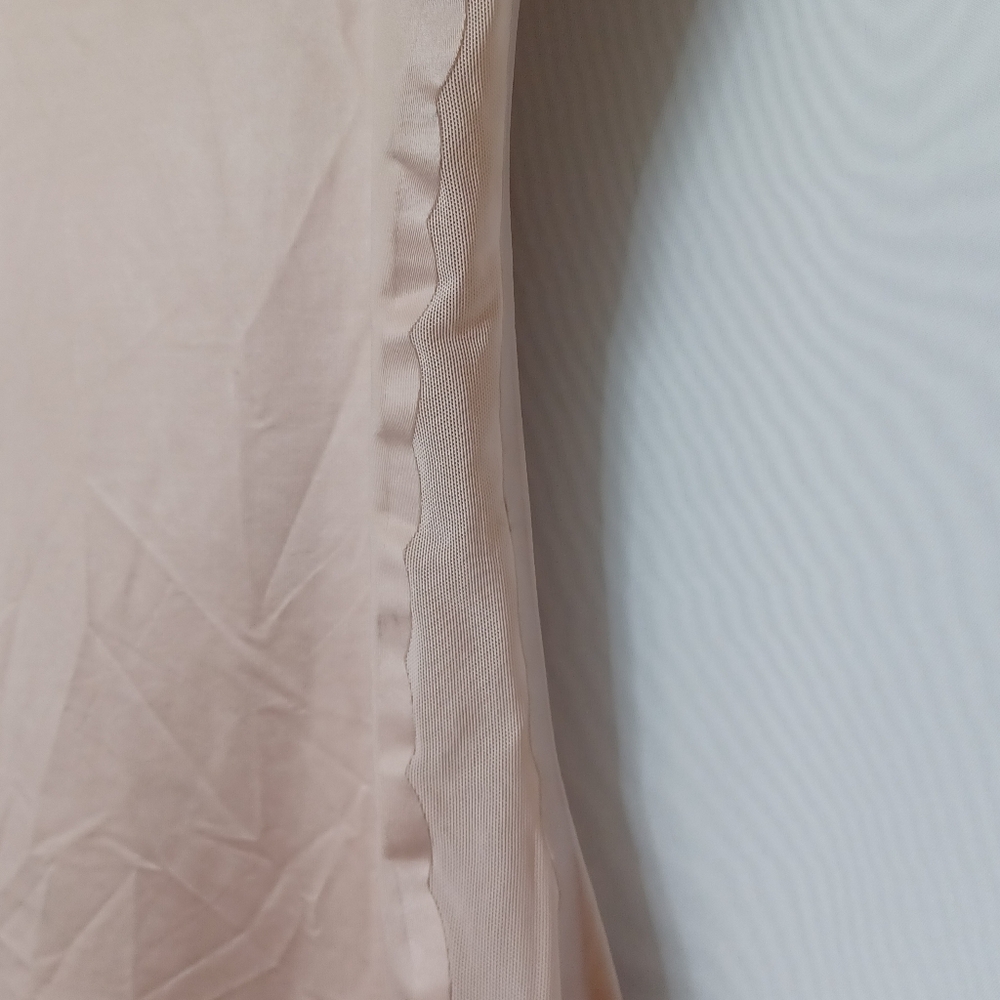 Assets By Spanx Red Hot Label  Luxe and Lean Scalloped Open Bust Full Slip. SL - Picture 4 of 14